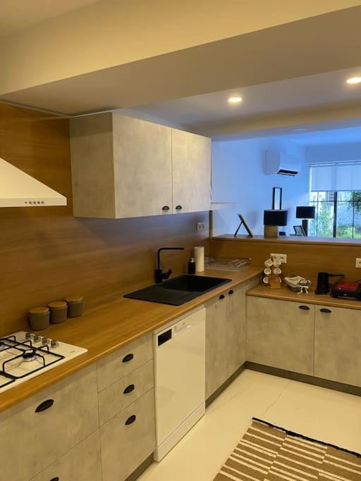 Appartement Center Of Old Town,2+1 Flat With Garden *